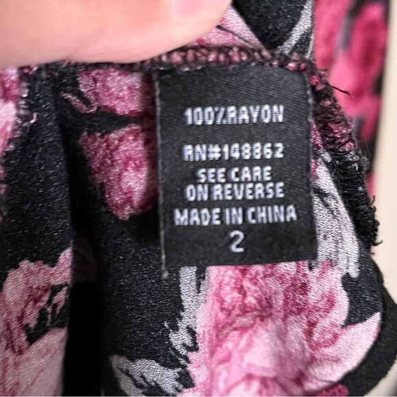 Torrid Black Floral Crepe Strappy Blouse Shirt Top with 3/4 Sleeves Size 2/2X - Picture 9 of 11